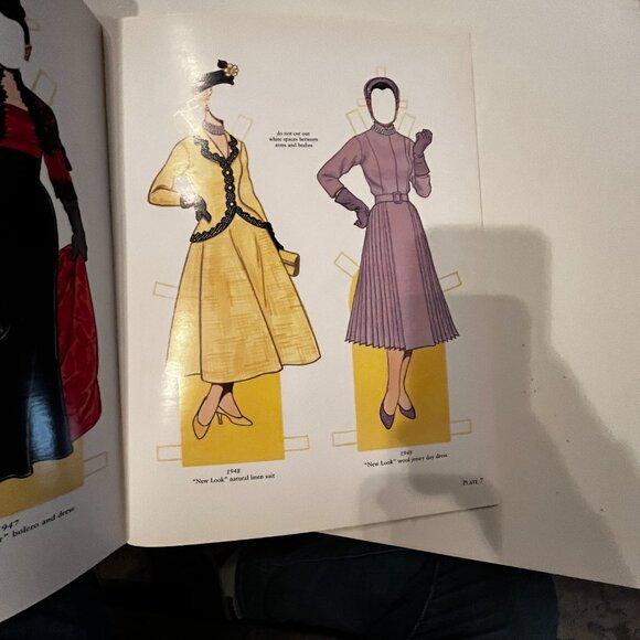 Balenciaga Fashion Review Paper Dolls by Tom Tierney (2000‎ Dover Publications) - Picture 5 of 10
